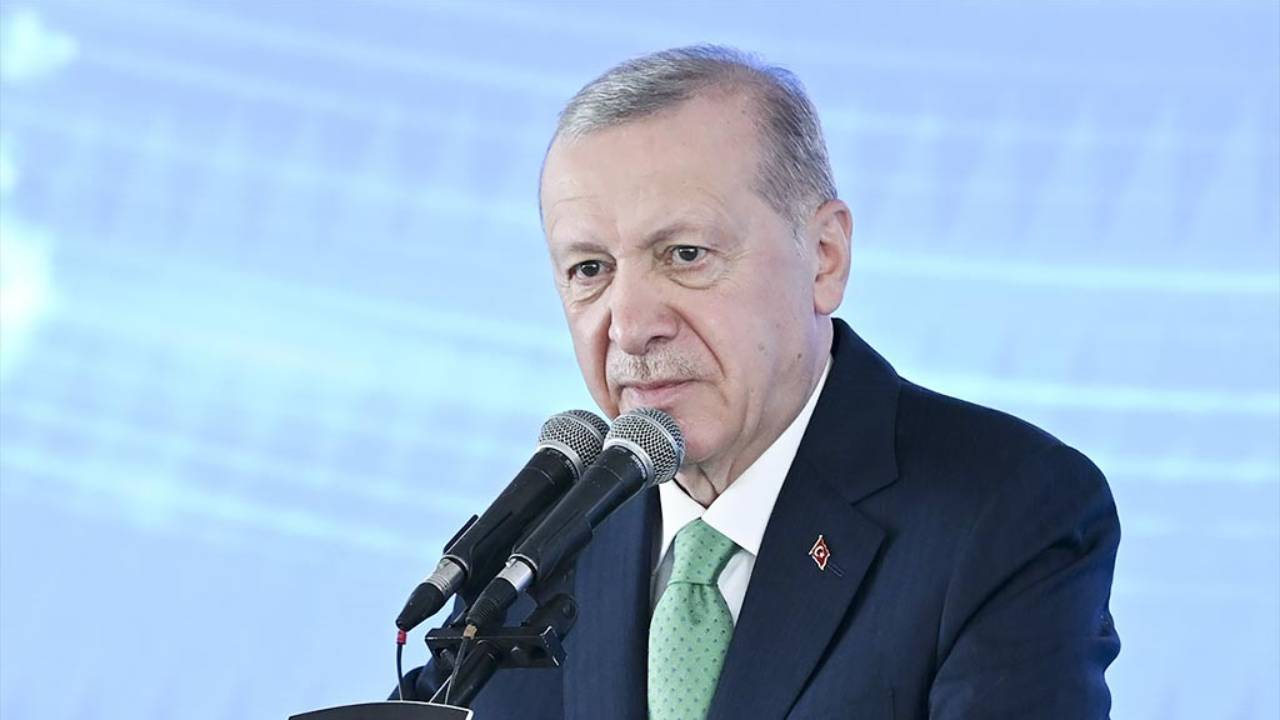 Erdoğan, belediyelerin borçları üzerinden Özel'e seslendi