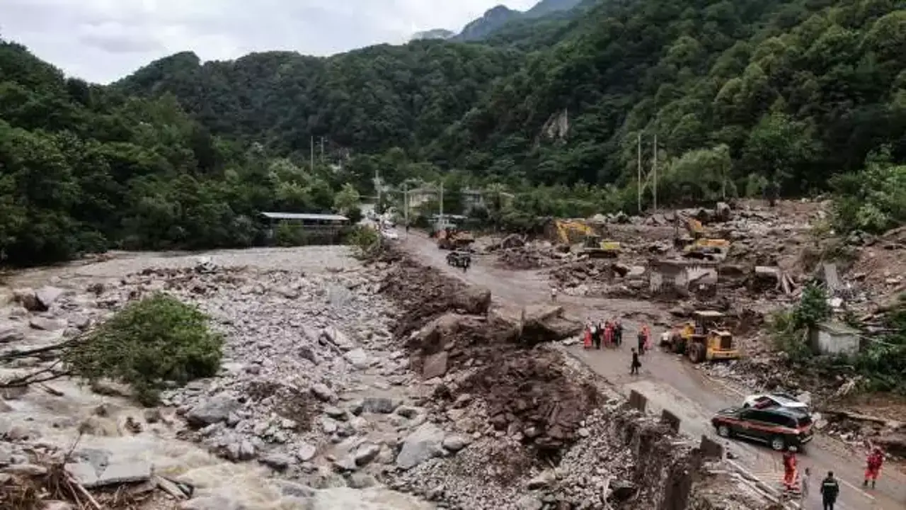 Çin’de heyelan! Çok sayıda ölü ve yaralı var