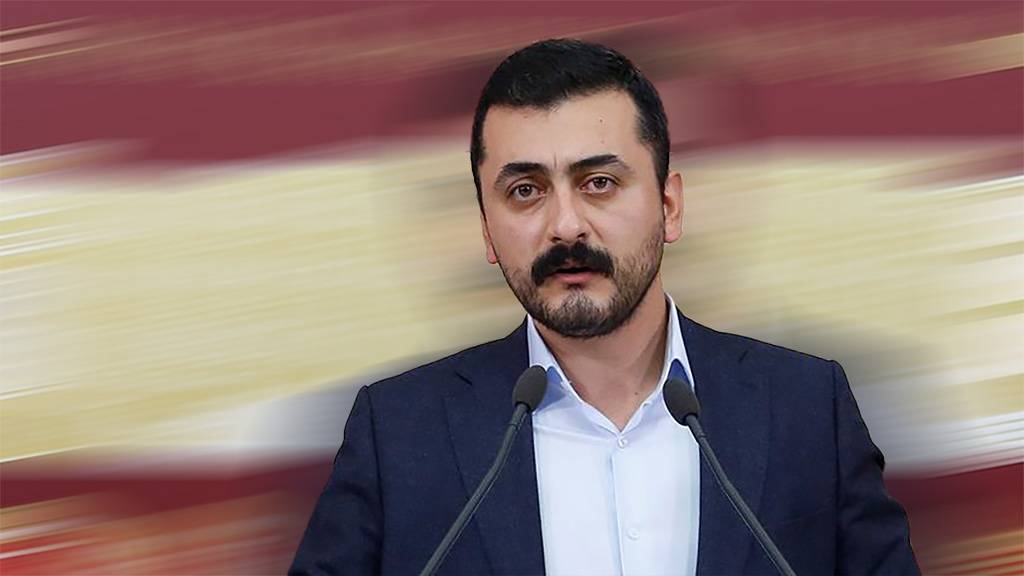 Eren Erdem İmamoğlu ve yönetimi topa tutarak CHP'den istifa etti