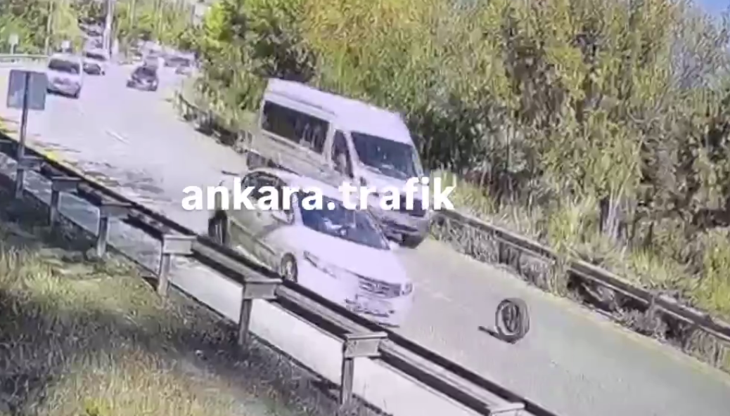 Fırlayan teker trafiği karıştırdı