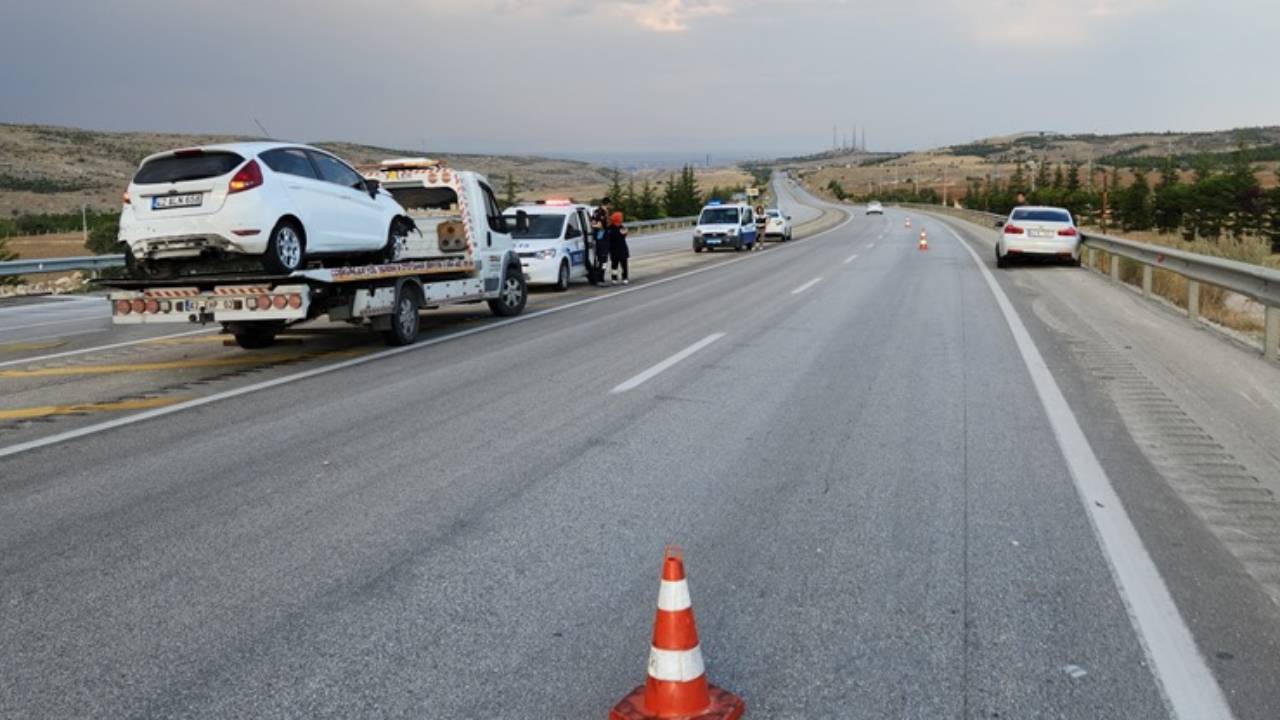 Kaza sonrası otomobilinin parçalarını toplarken ikinci kazada öldü