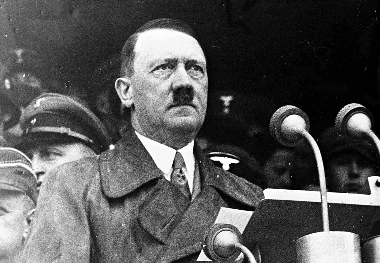 Adolf Hitler | Avusturya doğumlu Alman politikacı ve Nasyonal Sosyalist Alman İşçi Partisi lideri