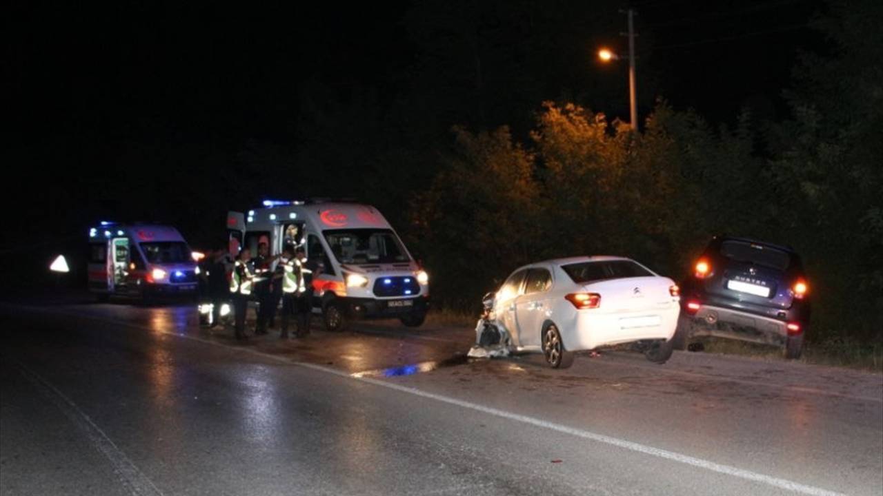 Kocaeli'de zincirleme trafik kazası... 2'si çocuk 7 kişi yaralandı...