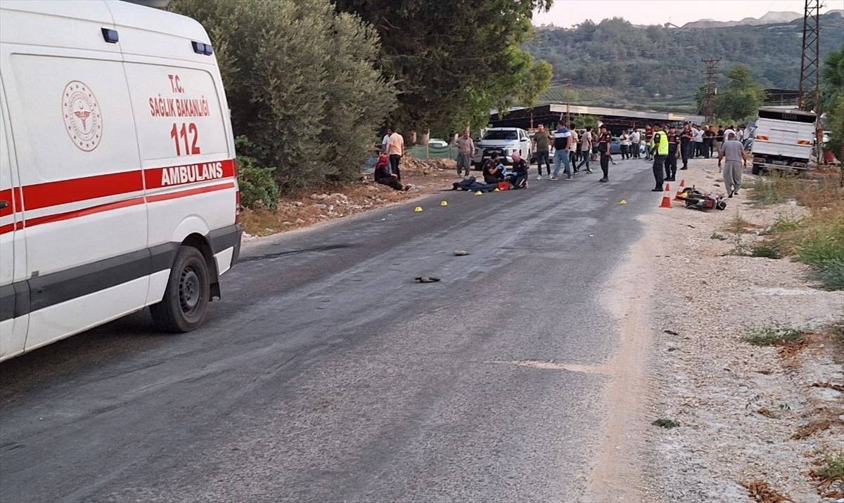 Mersin'de 'yol verme kavgası'nda 3 ölü!