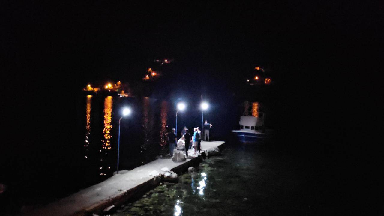 Kastamonu'da batan teknedeki 3 kişi aranıyor...