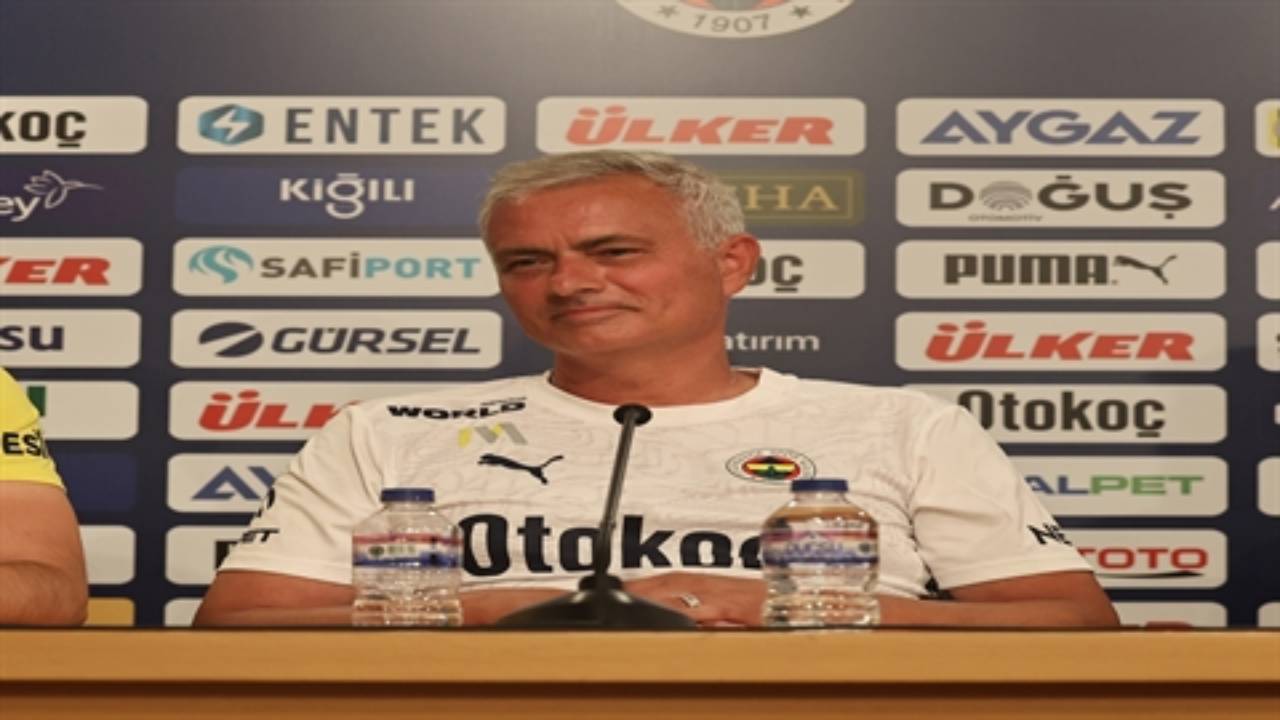 Sarı kart gören Mourinho’dan Okan Buruk eleştirisi