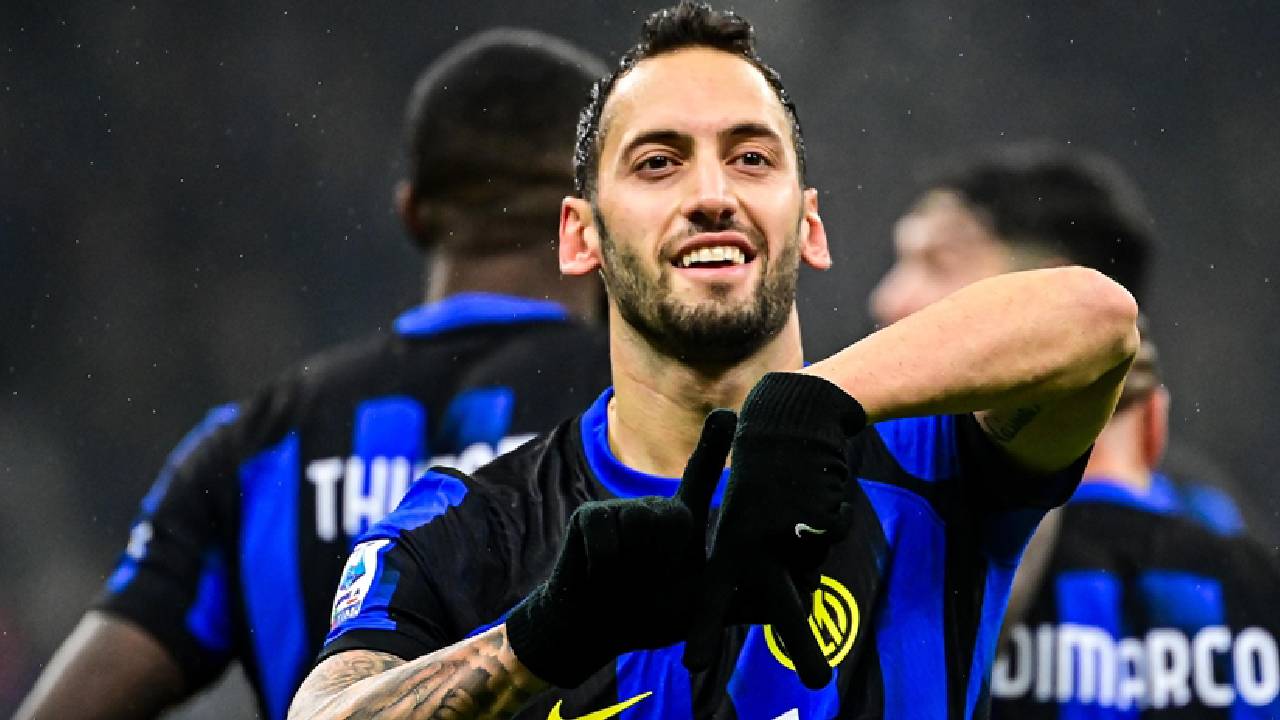 Hakan Çalhanoğlu açıkladı: Inter'den ayrılıyor mu?