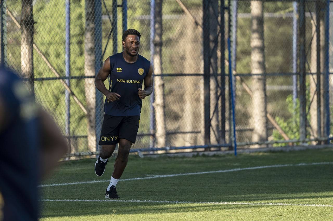 Ankaragücü'nün kayıp futbolcusu Renaldo Cephas antrenmana çıktı