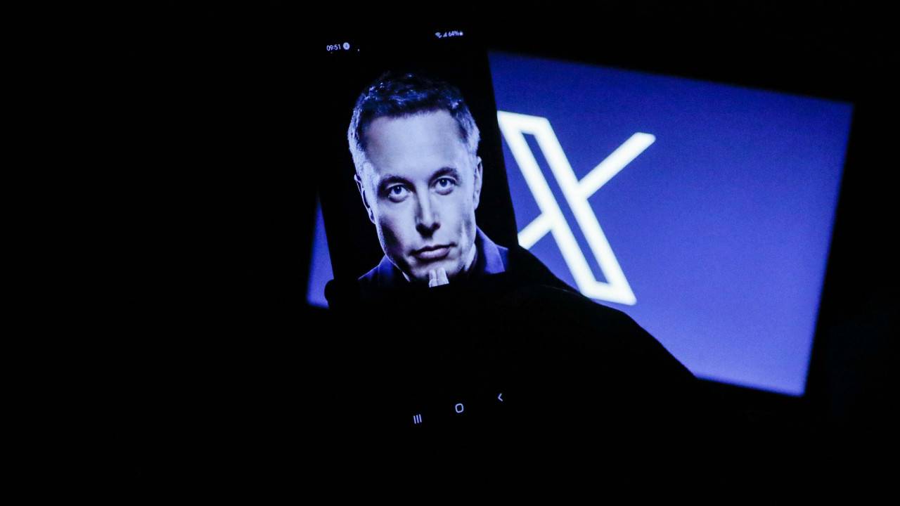 Elon Musk’tan Joe Biden ve Kamala Harris’e “kukla” göndermesi