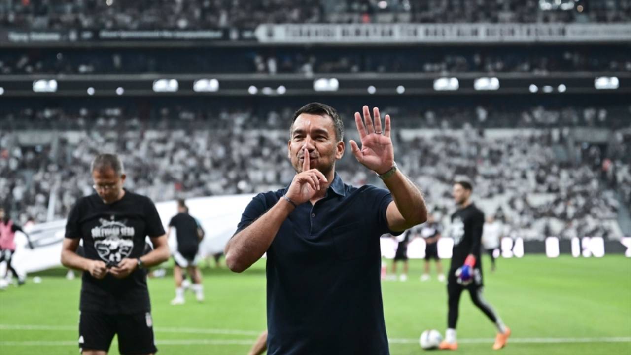 Giovanni van Bronckhorst 2'de 2 yaptı...