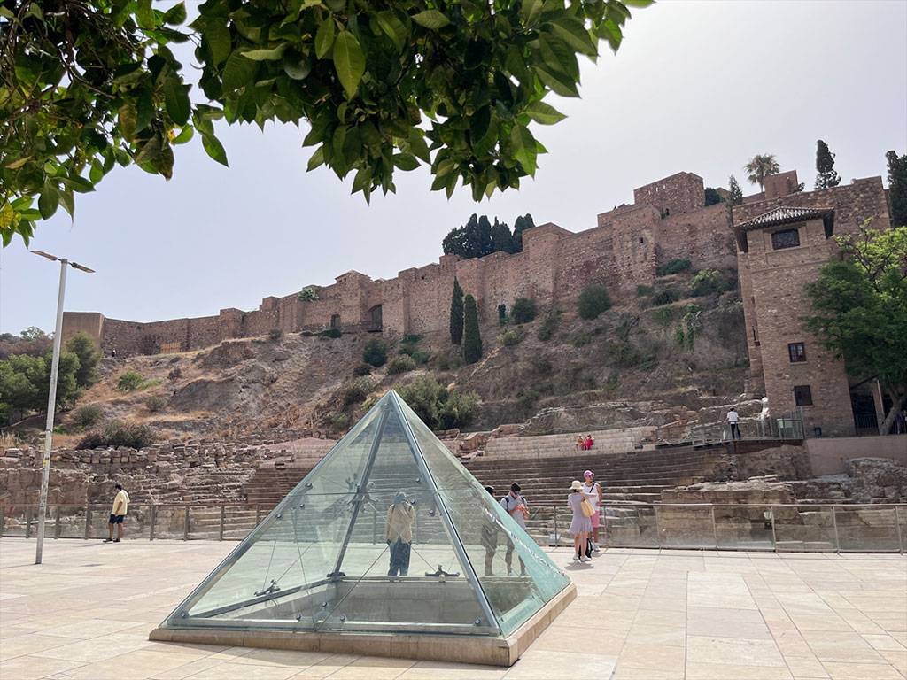 Alcazaba de Malaga kalesi