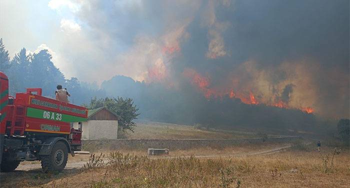 Kızılcahamam'daki yangın Bolu'ya sıçradı: 67 kişi tahliye edildi