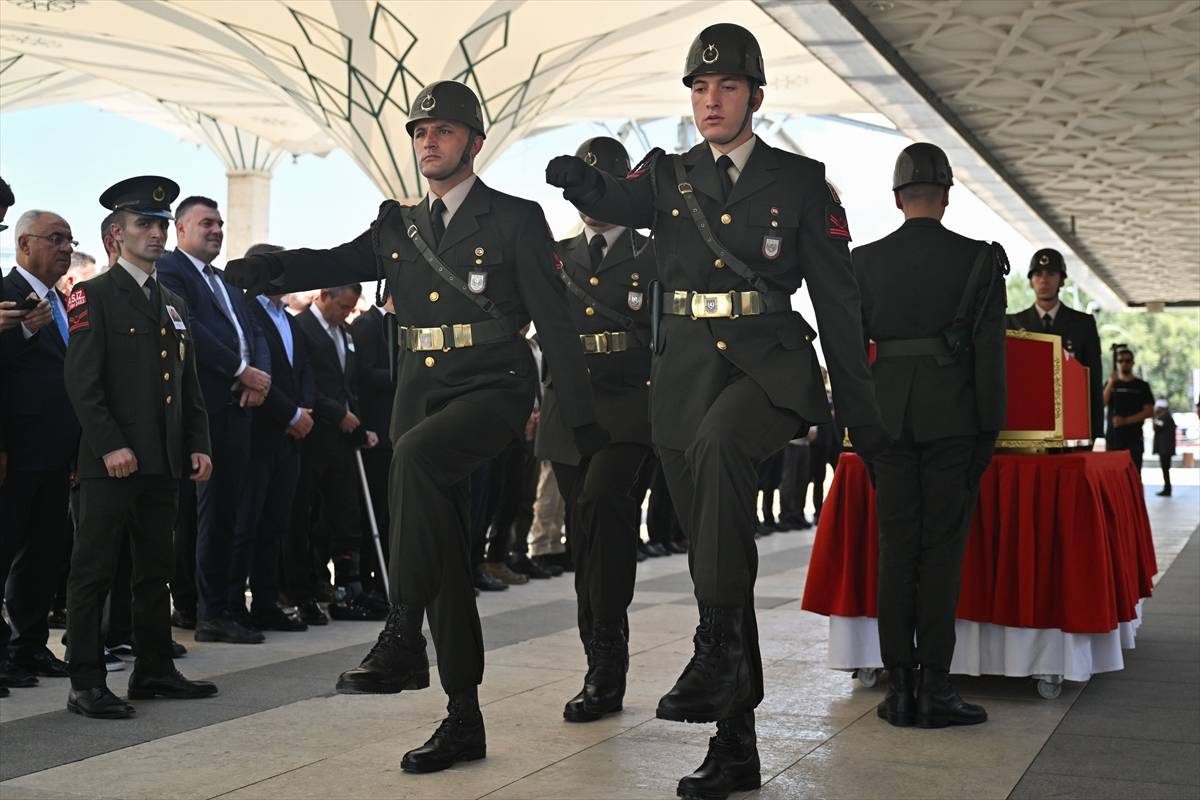 Şehit Uzman Çavuş son yolculuğuna uğurlandı