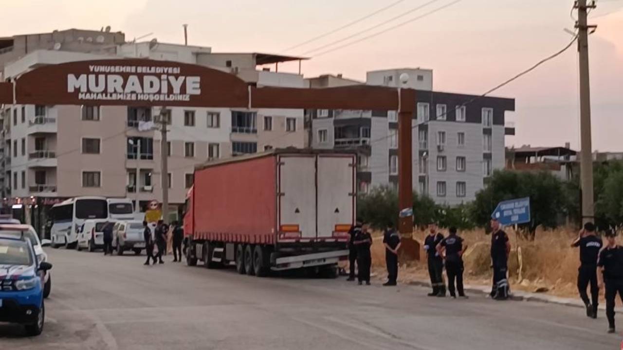 Manisa'da TIR ile motosikletin karıştığı kazada bir kişi öldü