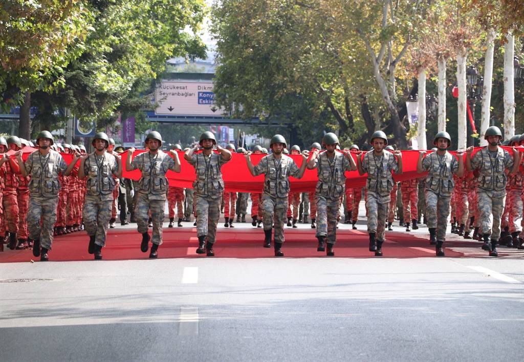 Başkentteki muhteşem 30 Ağustos Korteji'ne Ankaralıların sevgi seli