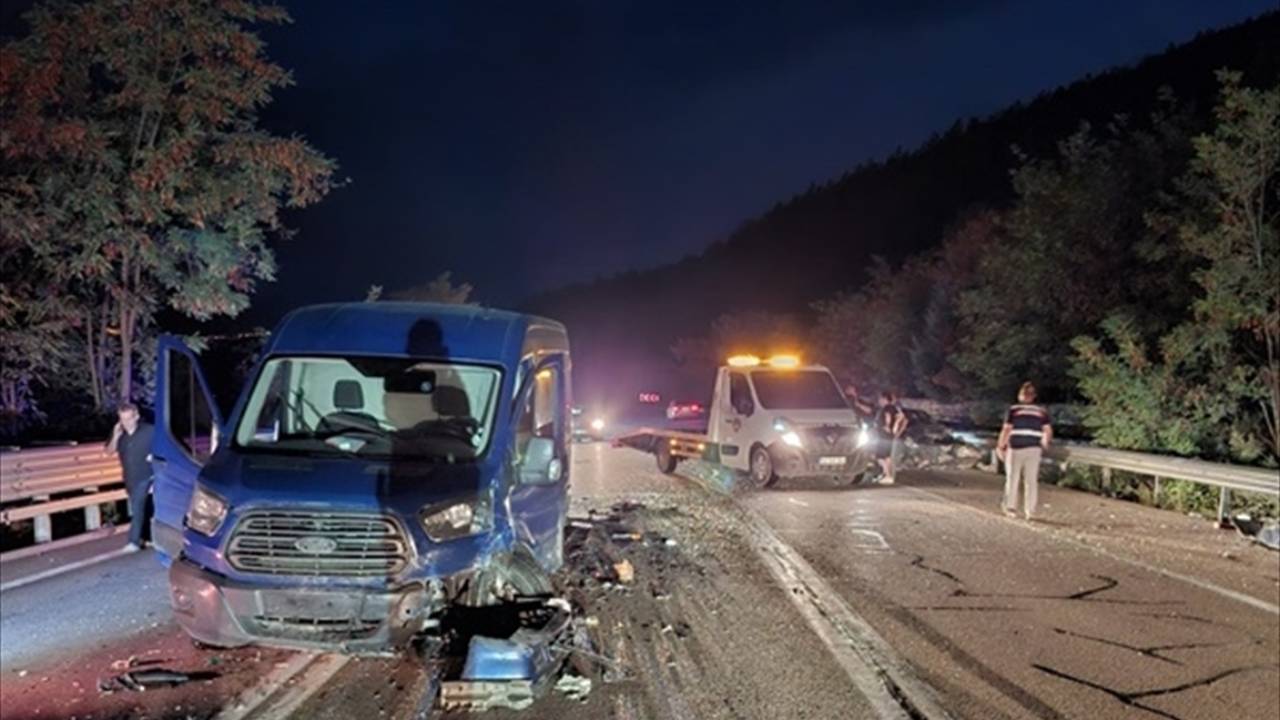 Sinop’taki trafik kazasında iki kişi yaralandı...