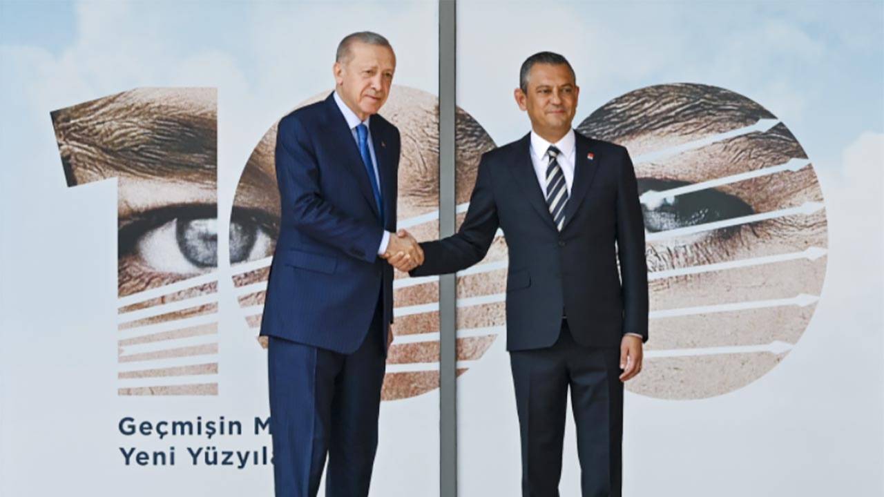 Cumhurbaşkanı Erdoğan ve Özgür Özel bir araya geldi!