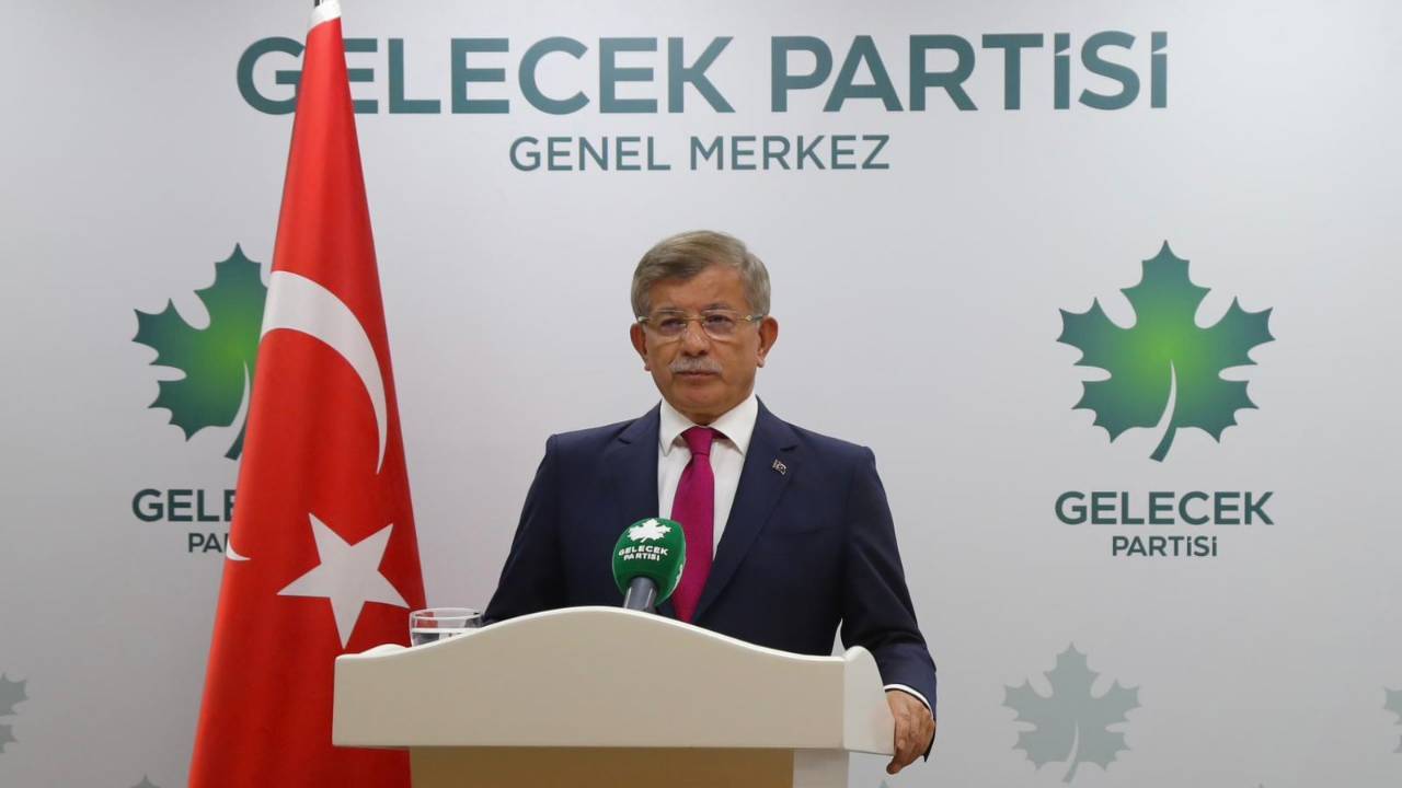 Davutoğlu: ''Muhalefet görevini genç subaylardan beklemeyin''