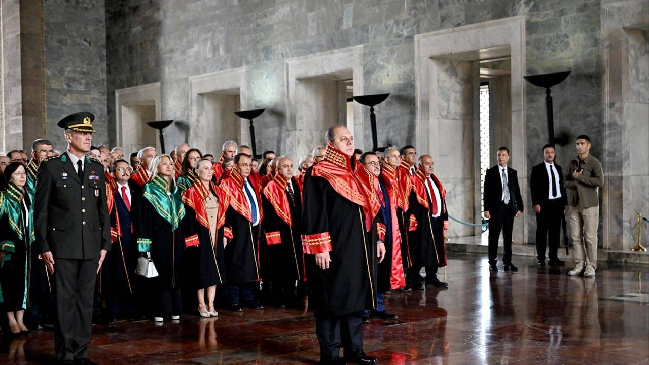 Yargıtay Başkanı Ömer Kerkez ve heyetinden Anıtkabir ziyareti!