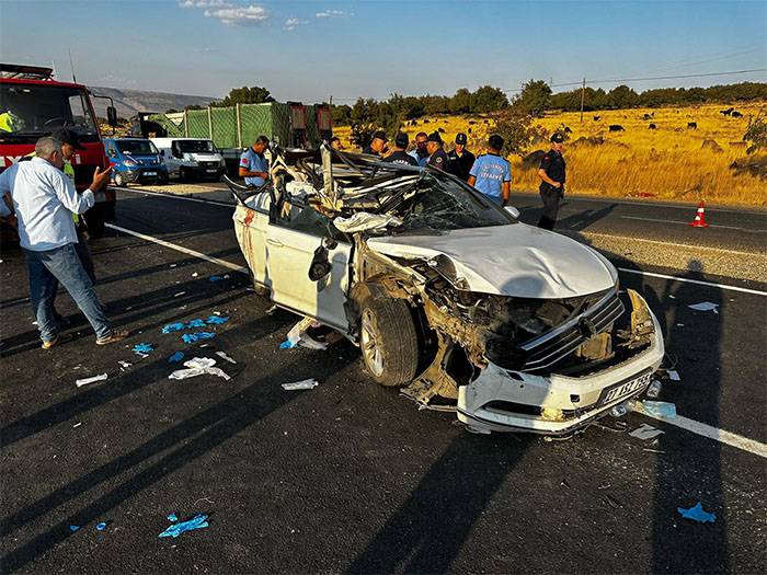 Gaziantep'te feci kazada 2 kardeş öldü, 8 kişi yaralandı