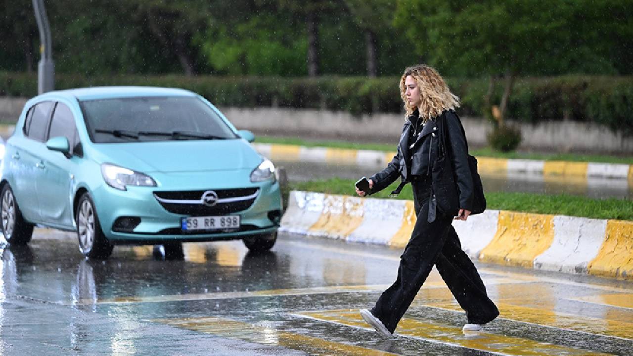 Meteoroloji uyardı: Bu bölgelerde kuvvetli yağış var!