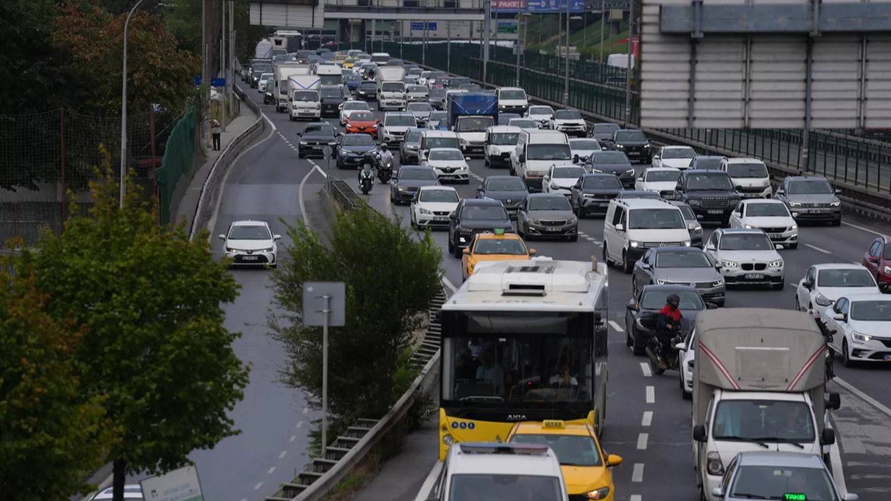 Milyonları ilgilendiren karar: Okul saatleri değişti