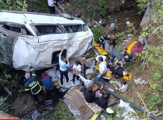 Yolcu kapasitesini aşan minibüs kaza yaptı, 5 yaşındaki Eylem öldü!