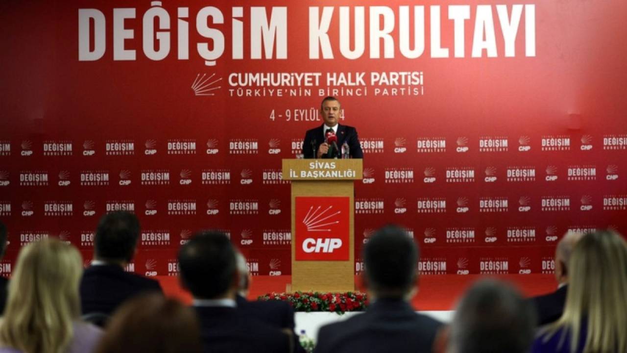 Cumhuriyet Halk Partisi'nde 'tüzük değişikliği' kabul edildi