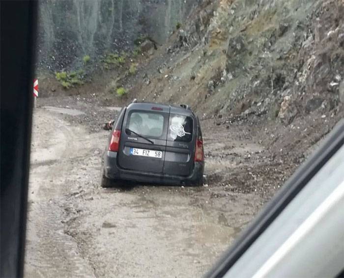 3 ili sağanak ve fırtına vurdu