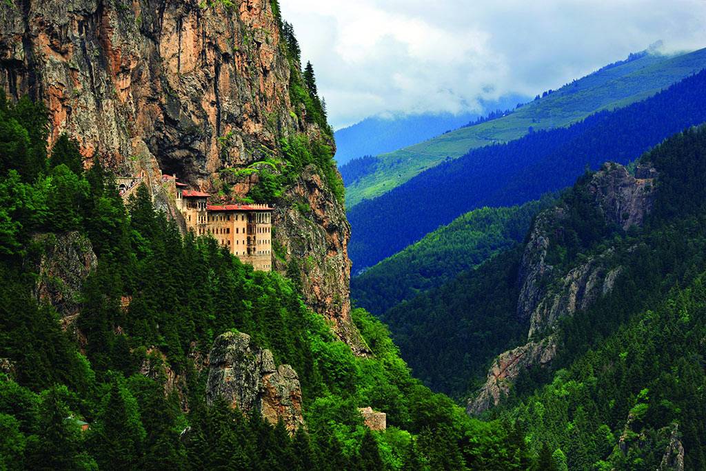  Karadeniz'in doğası ve Sümela Manastırı etkiledi 