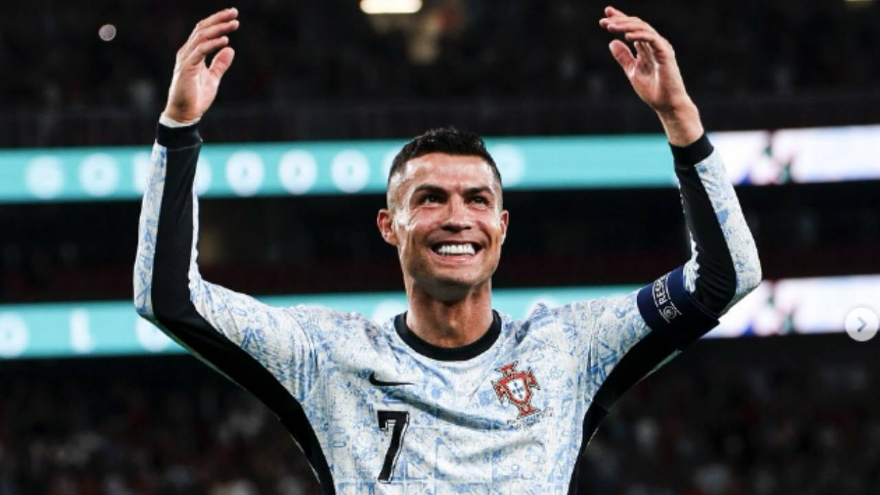 Ronaldo, sosyal medyada 1 milyar takipçiye ulaşan ilk kişi oldu