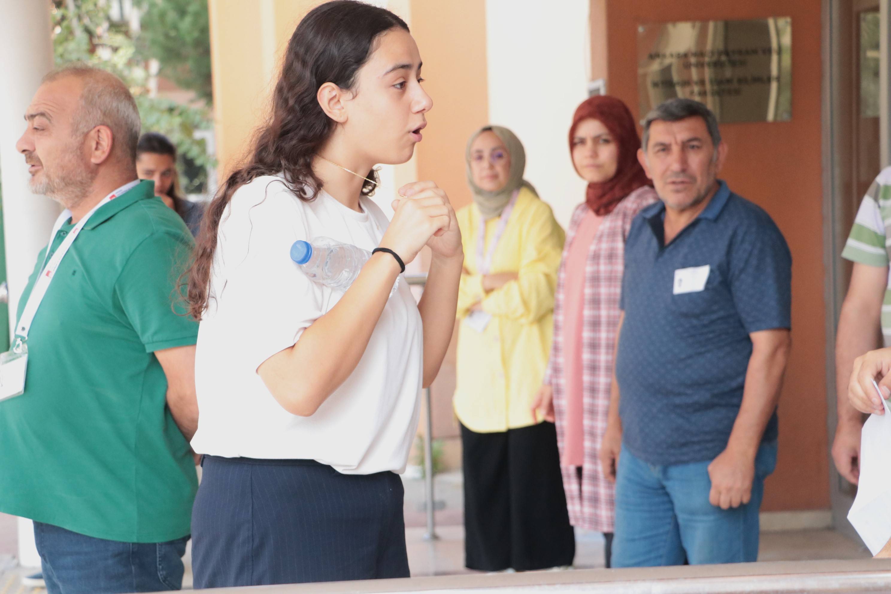 Geleceğini altın kolyeye değişti, KPSS'ye girmedi