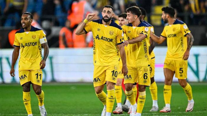 MKE Ankaragücü'nün futbolcusu Efkan Bekiroğlu'ndan özür