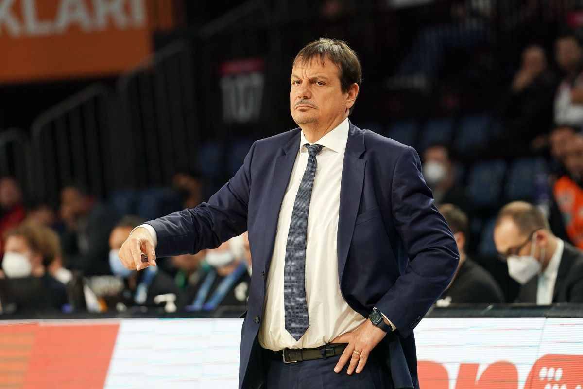 Ergin Ataman'dan kanlı Kıbrıs pankartına tepki