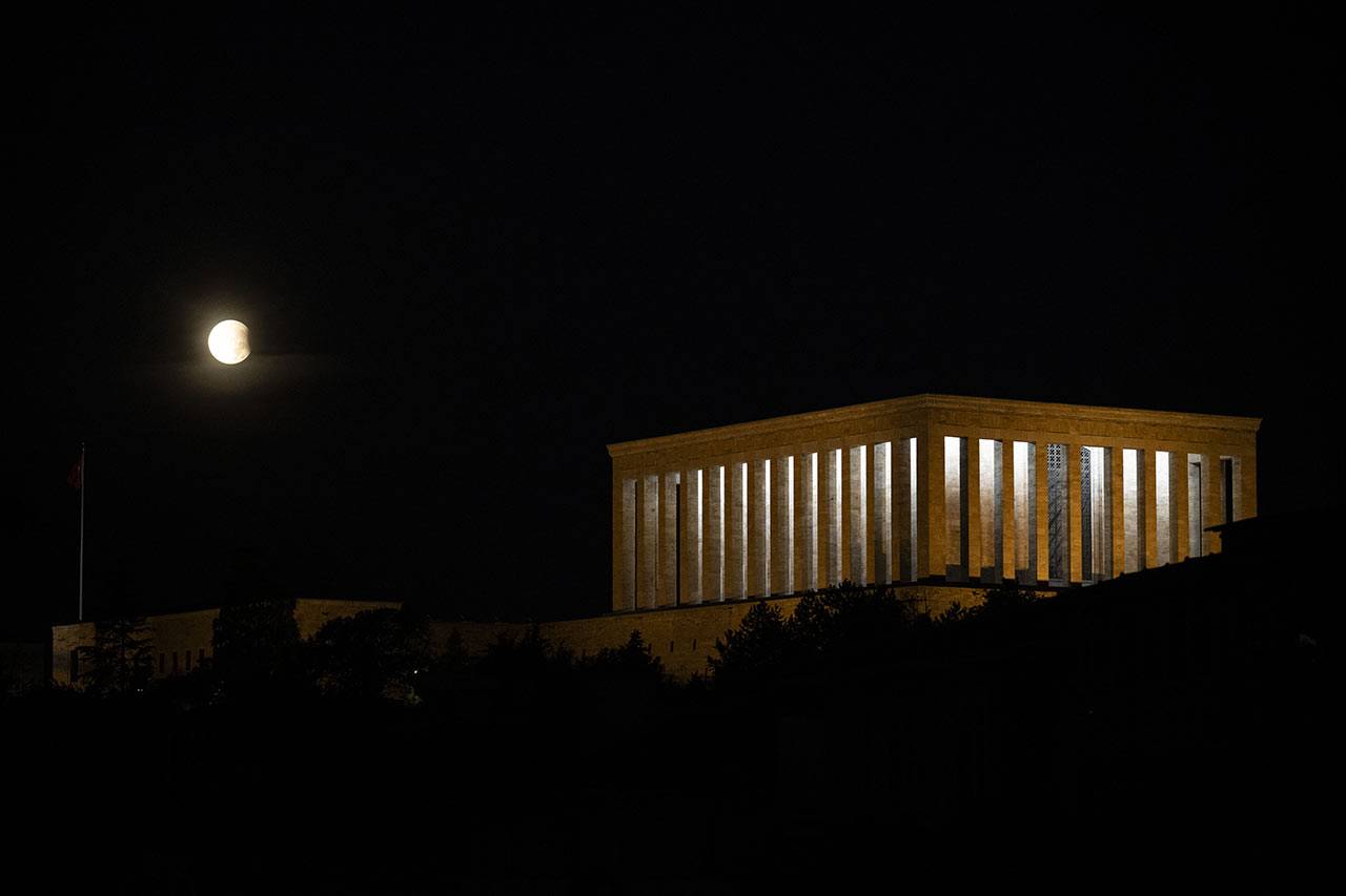 Ankara'da kısmi ay tutulması yaşandı