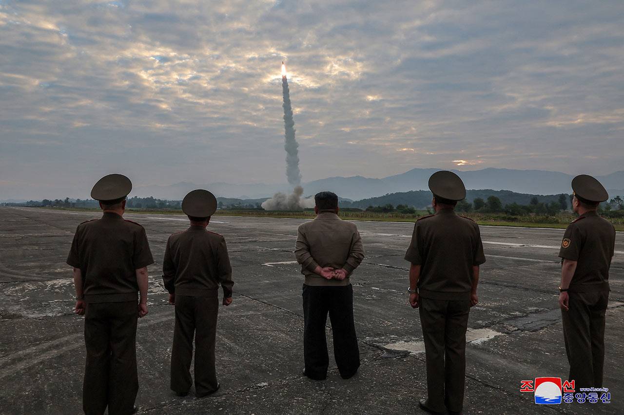 Kim Jong-Un, yeni oyuncağını test etti!