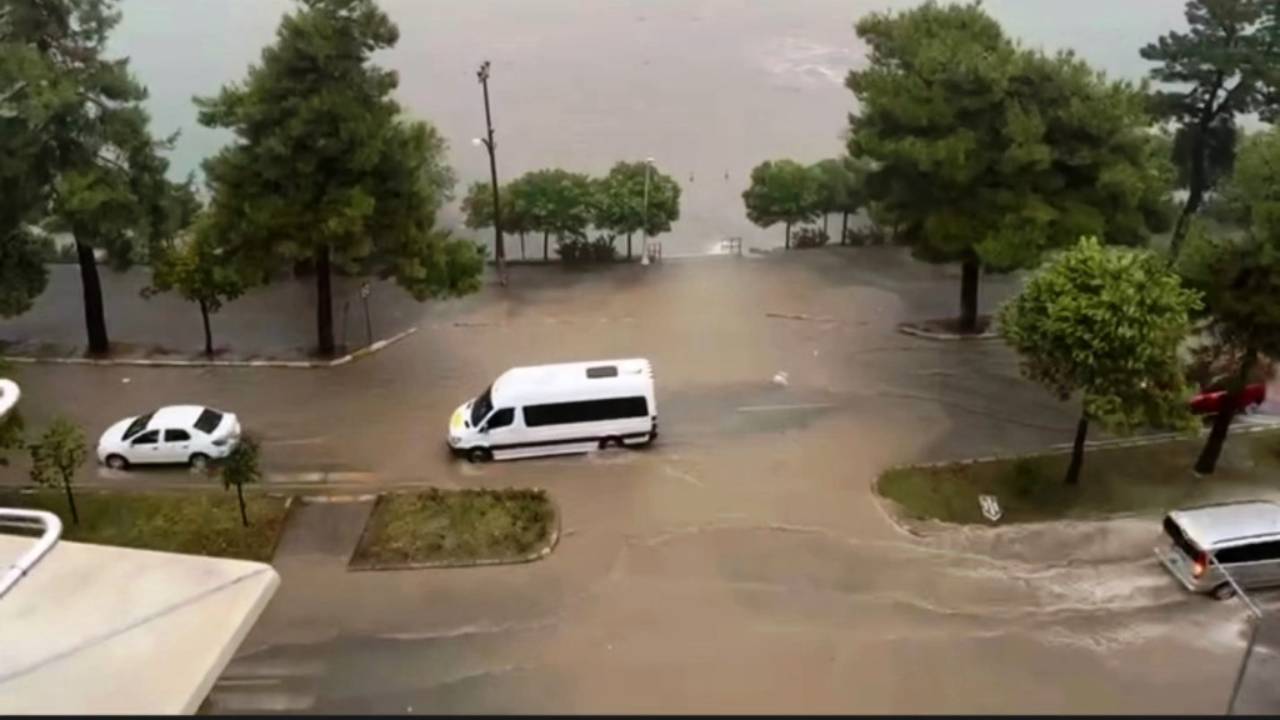 Giresun'u sağanak yağış vurdu...