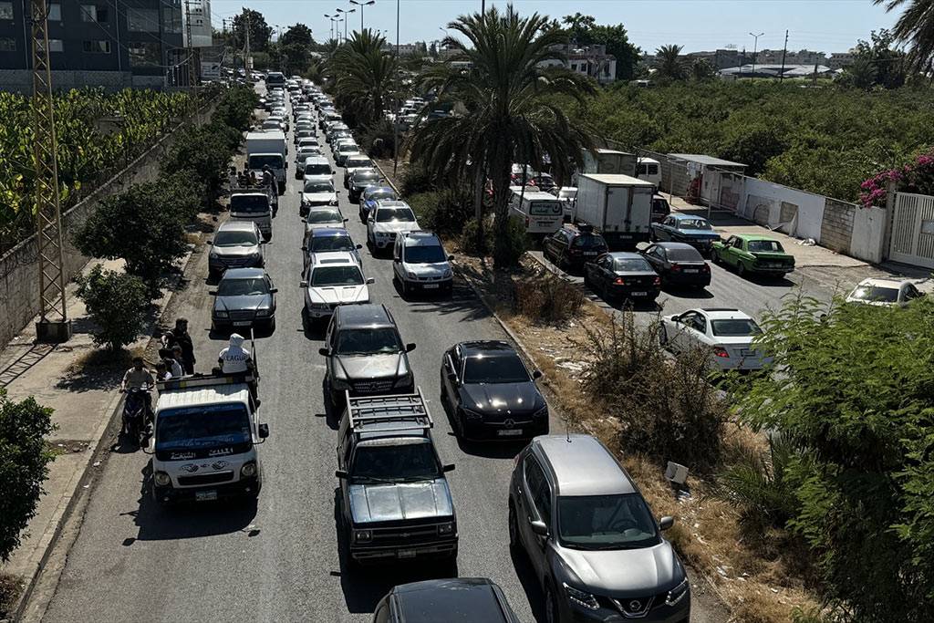 Güneydeki Lübnan halkı bölgeyi terk ediyor!