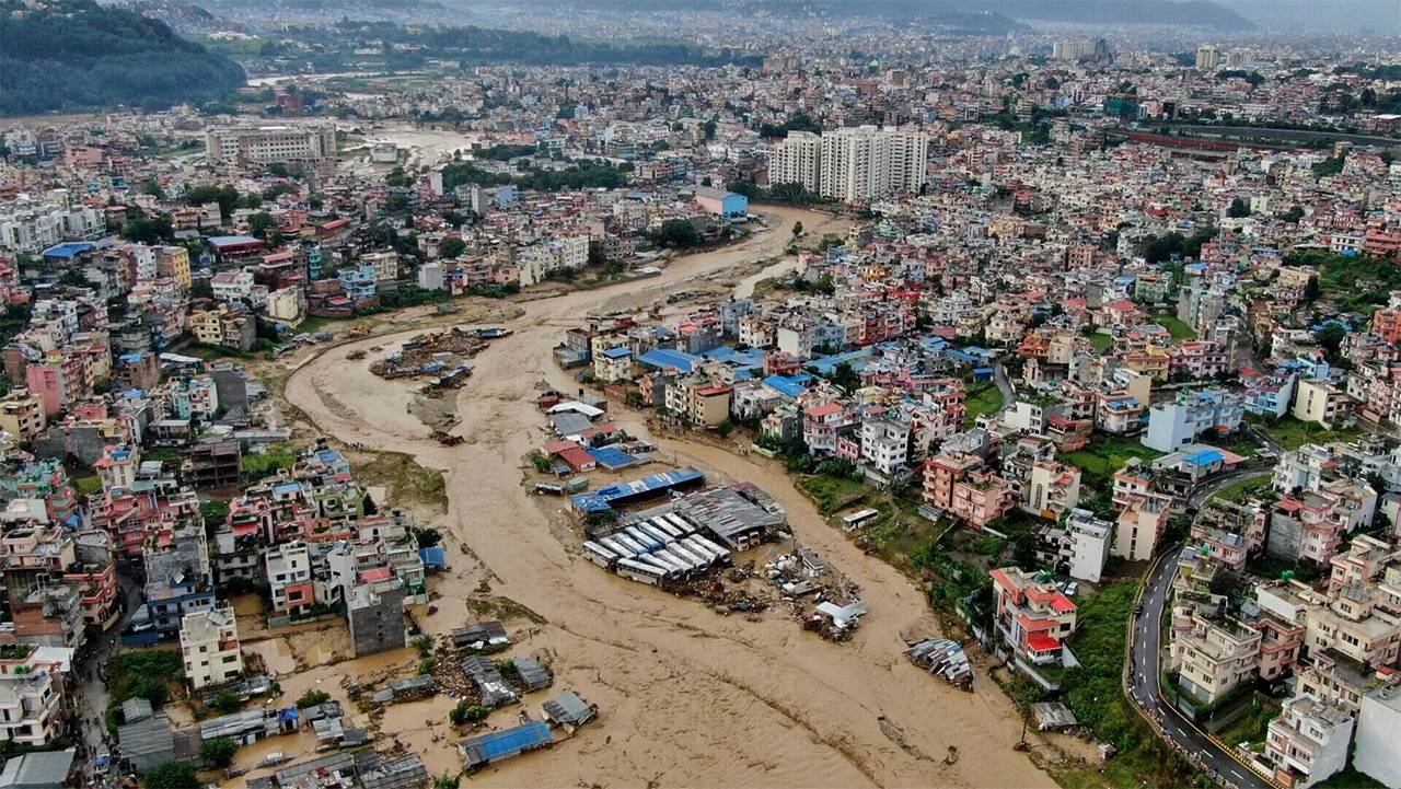 Nepal'deki sel ve heyelanlarda can kaybı 100'ü geçti!