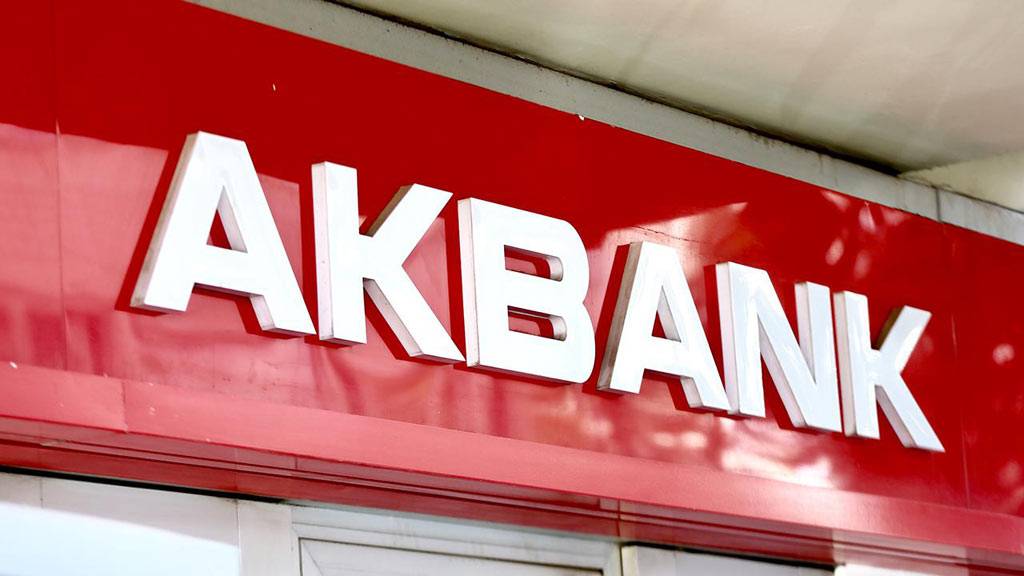 Akbank'ta neler oluyor? Müşteriler isyan bayrağını çekti!