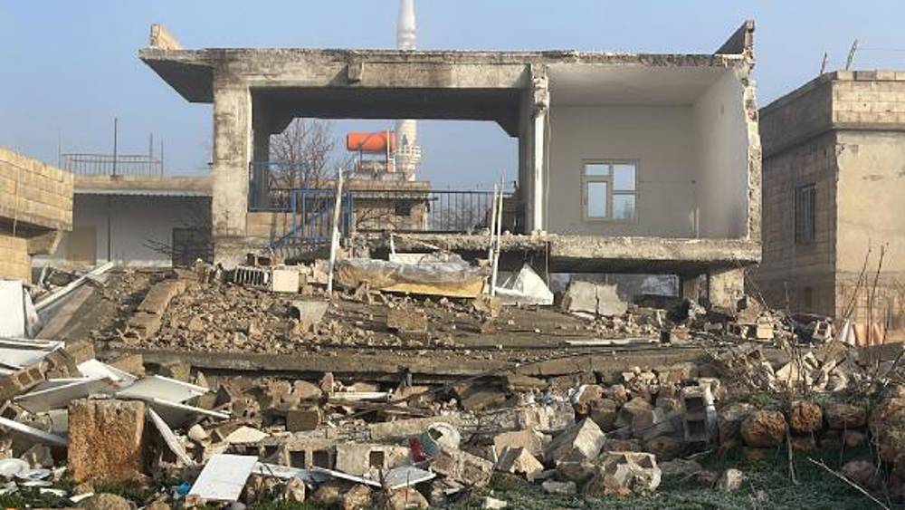 Şanlıurfa'da orta hasarlı ev çöktü: 2 ölü, 8 yaralı