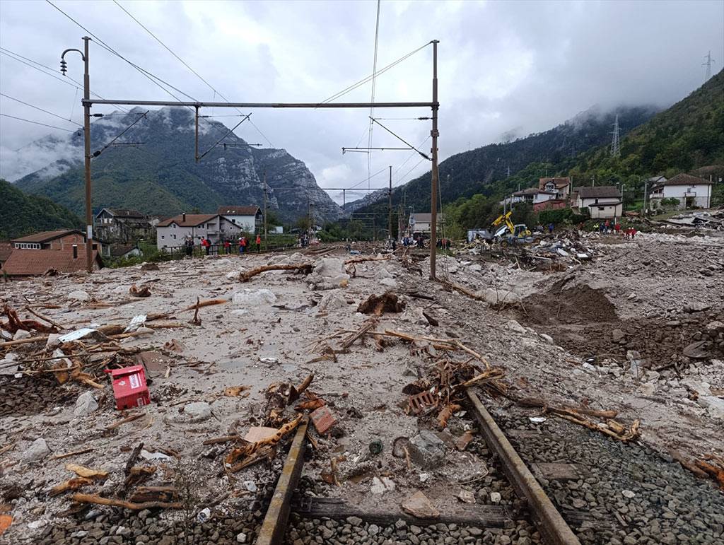 Bosna Hersek'te 4 şehri sel vurdu