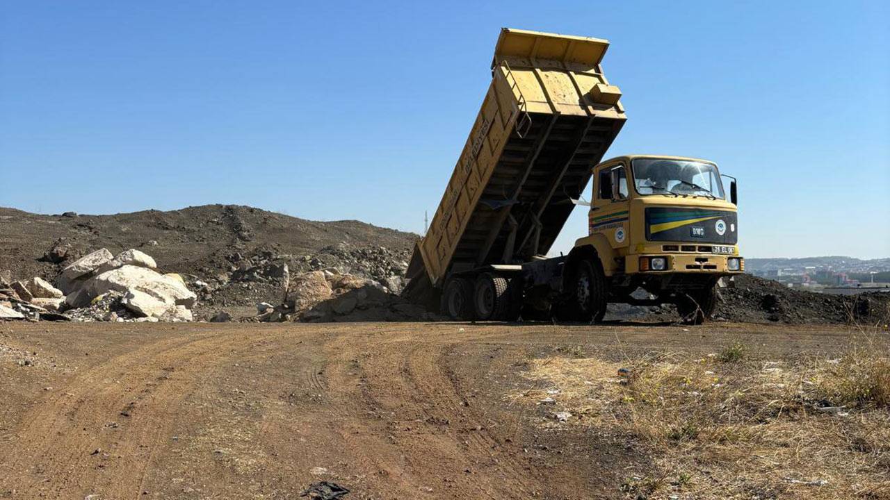 Odunpazarı Belediyesi, araziye asfalt atığı döktü, ceza yedi...