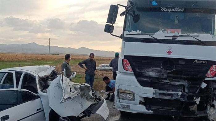 Afyonkarahisar'da feci kaza: 3 ölü, 1 yaralı