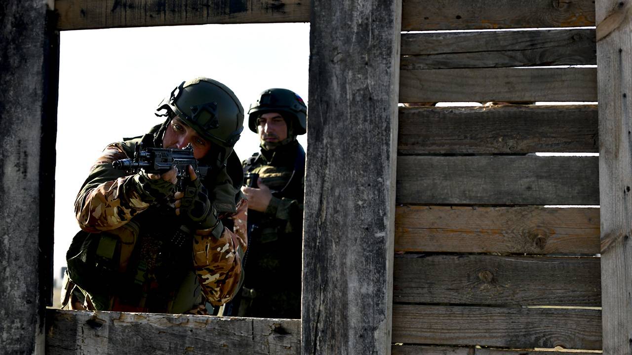 Rusya'nın yeni askerlerinin eğitiminden kareler