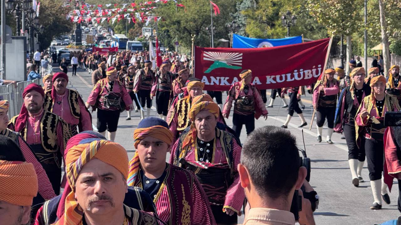 Ankara'nın başkent oluşunun 101. yılı törenlerle kutlandı