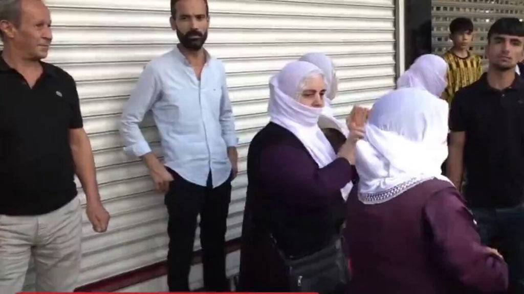 Diyarbakır'da PKK sempatizanları Öcalan lehine bağırdılar