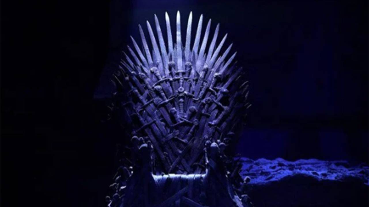 Uğruna kaç yıl savaşıldı! Game of Thrones'un tahtı satıldı