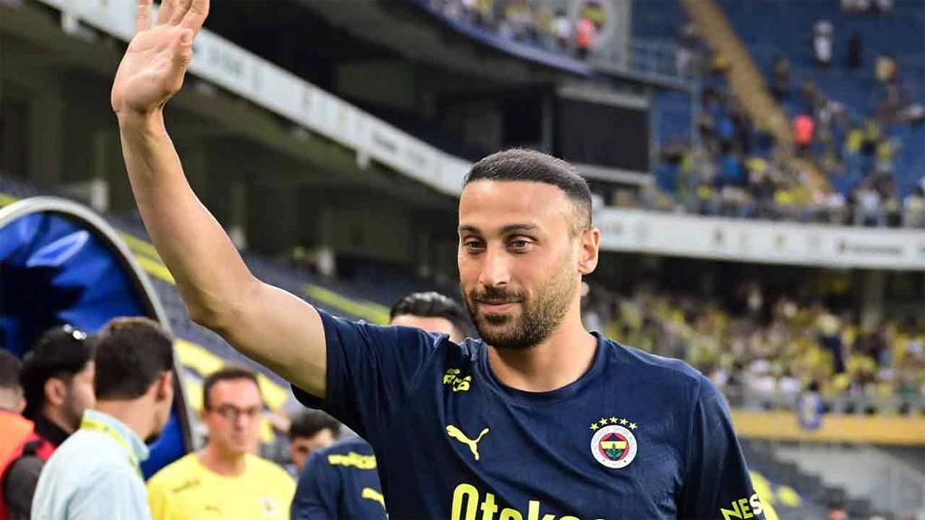 Cenk Tosun, ''Fenerbahçe'den ayrılacak'' iddialarını yanıtladı