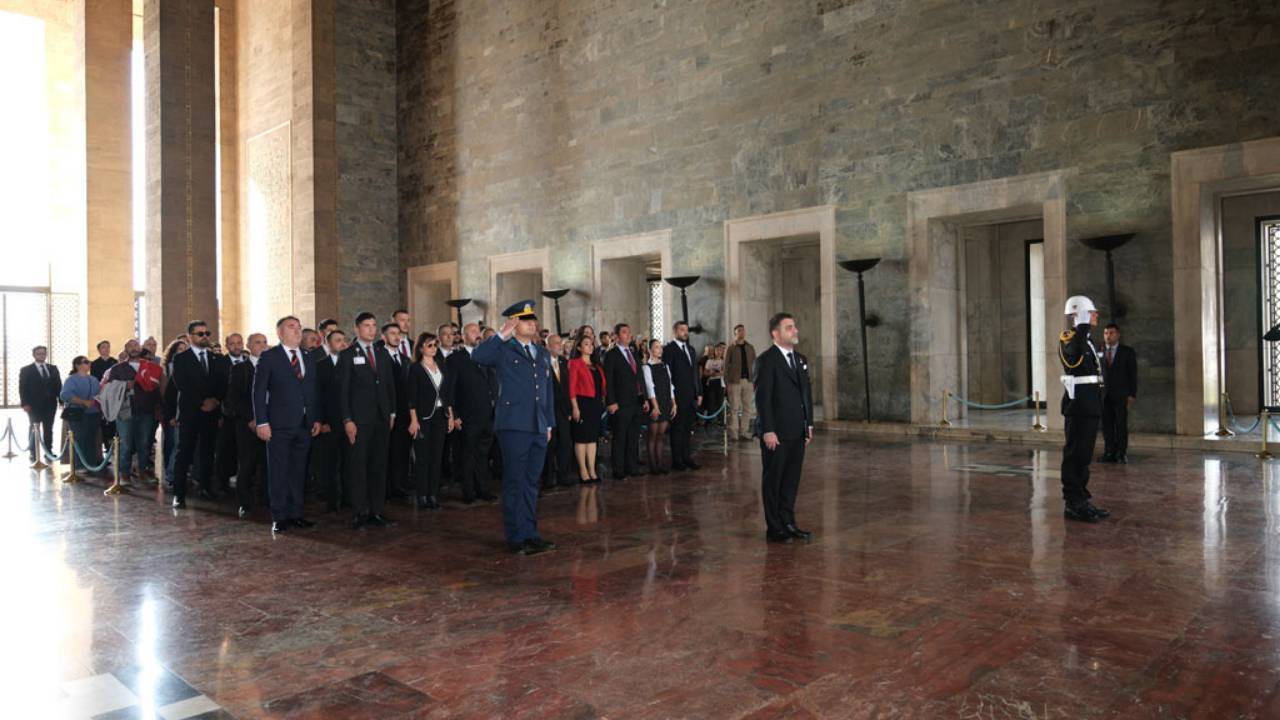 Genç Parti’den Anıtkabir ziyareti